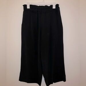 H&M black paper bag waist wide leg ankle pants size 6 with pockets